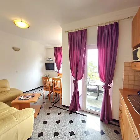Tomic 3 Apartment Makarska