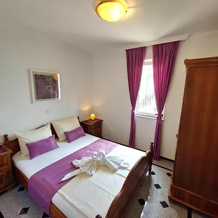 Tomic 3 Apartment