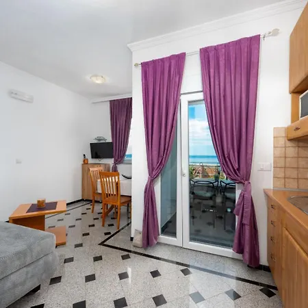Tomic 3 Apartment