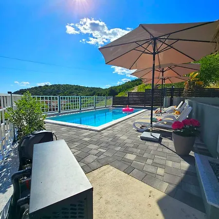 Tomic 3 Apartment Makarska